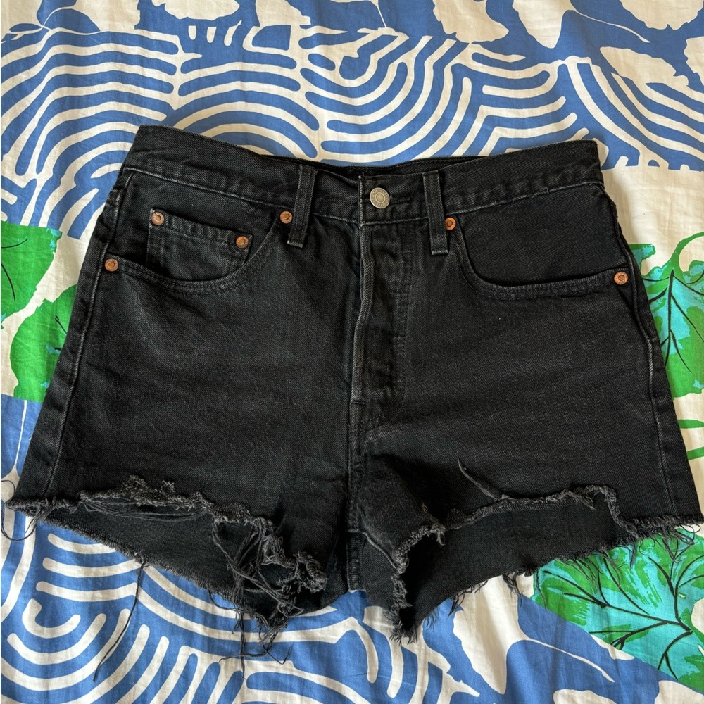Levi’s 501 high rise shorts size 26